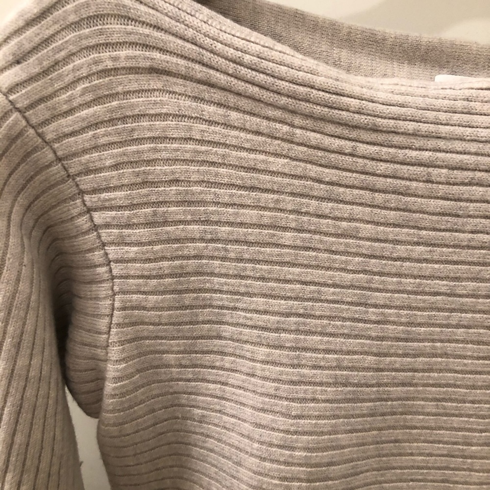 Women's Ribbed Gray Sweater - Picture 6 of 8